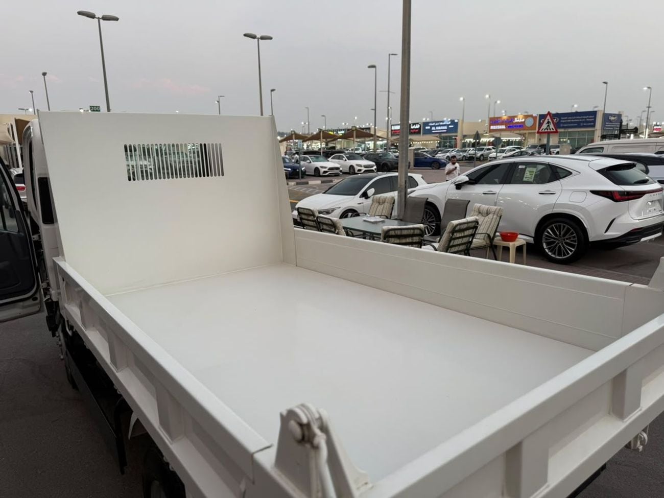 Isuzu NMR