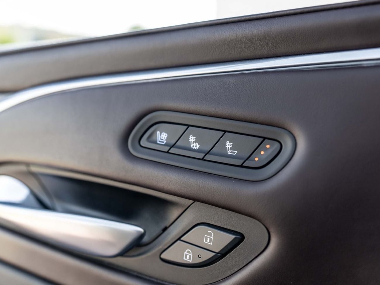 كاديلاك إسكالاد V SERIES Cadillac Escalade 2023 مواصفات خليجية