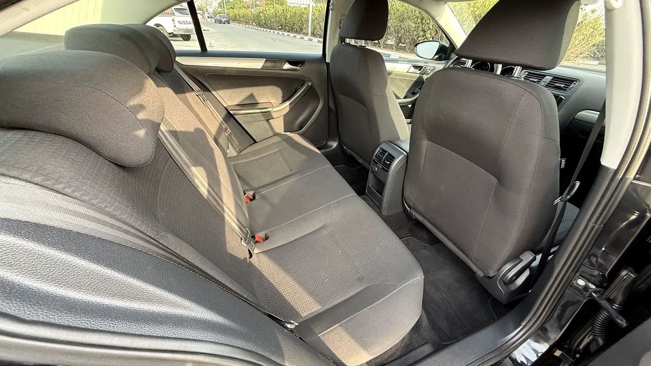 Volkswagen Jetta SE GCC Specs , excellent condition