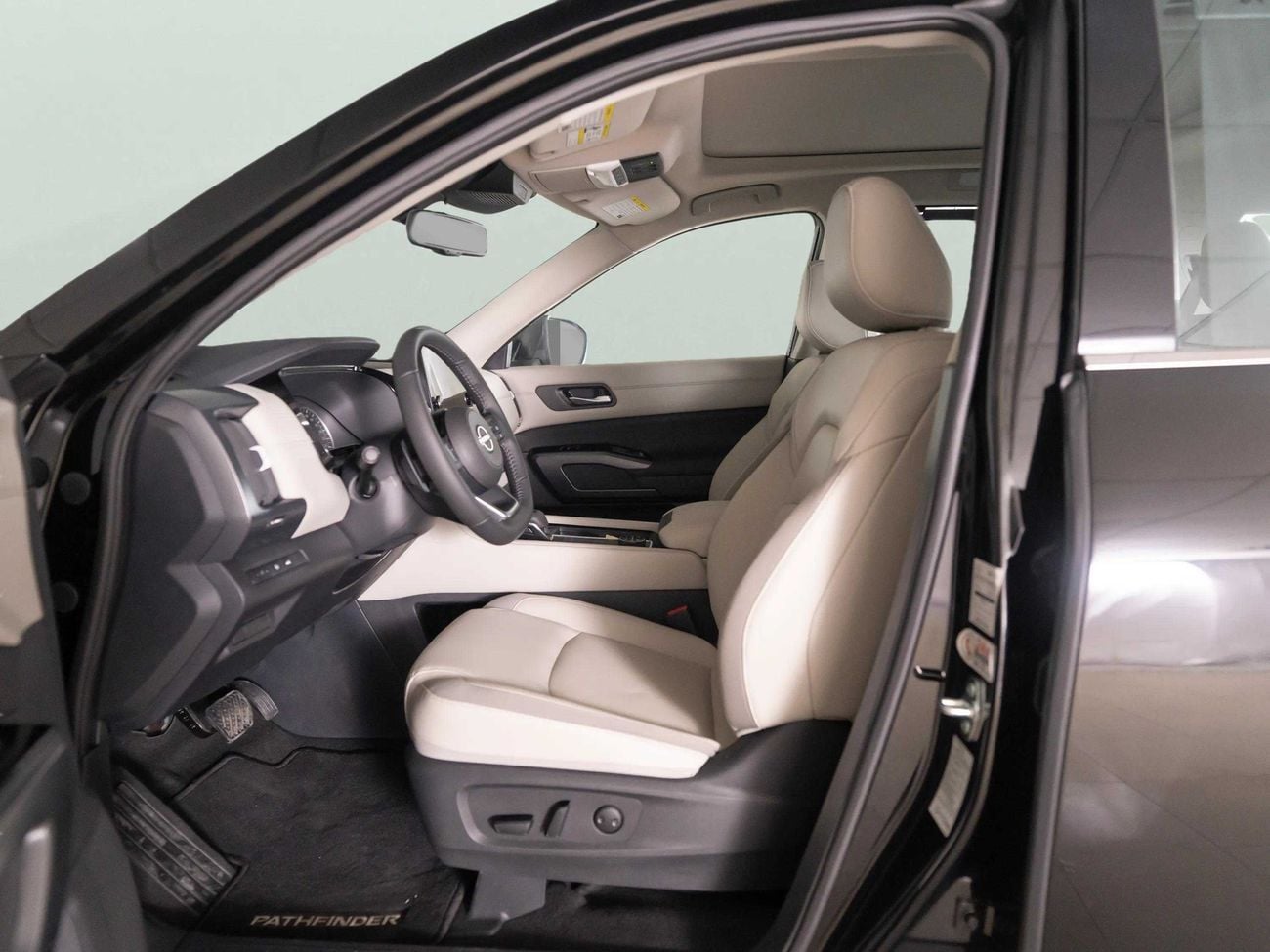 Nissan Pathfinder SV 3.5