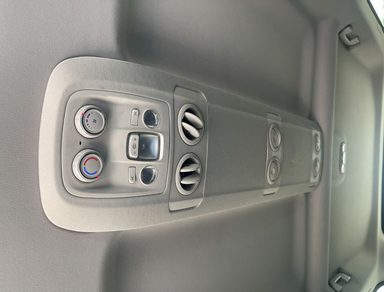 بيجو ترافلر AUTOMATIC DOOR, LEATHER INTERIOR-VIP