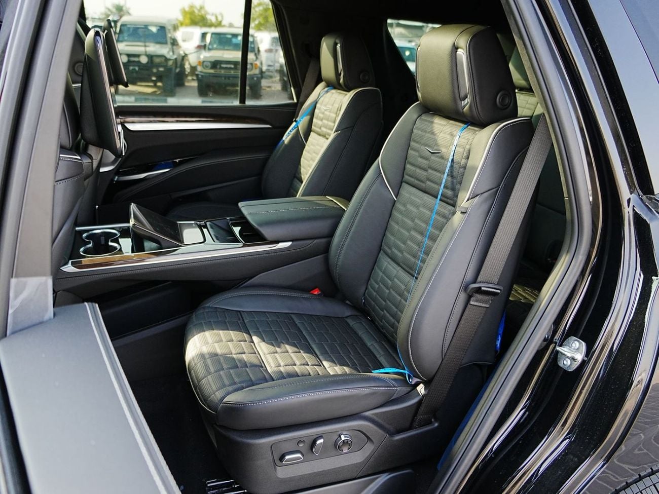 Cadillac Escalade SPORT PLATINUM VIP SEATS