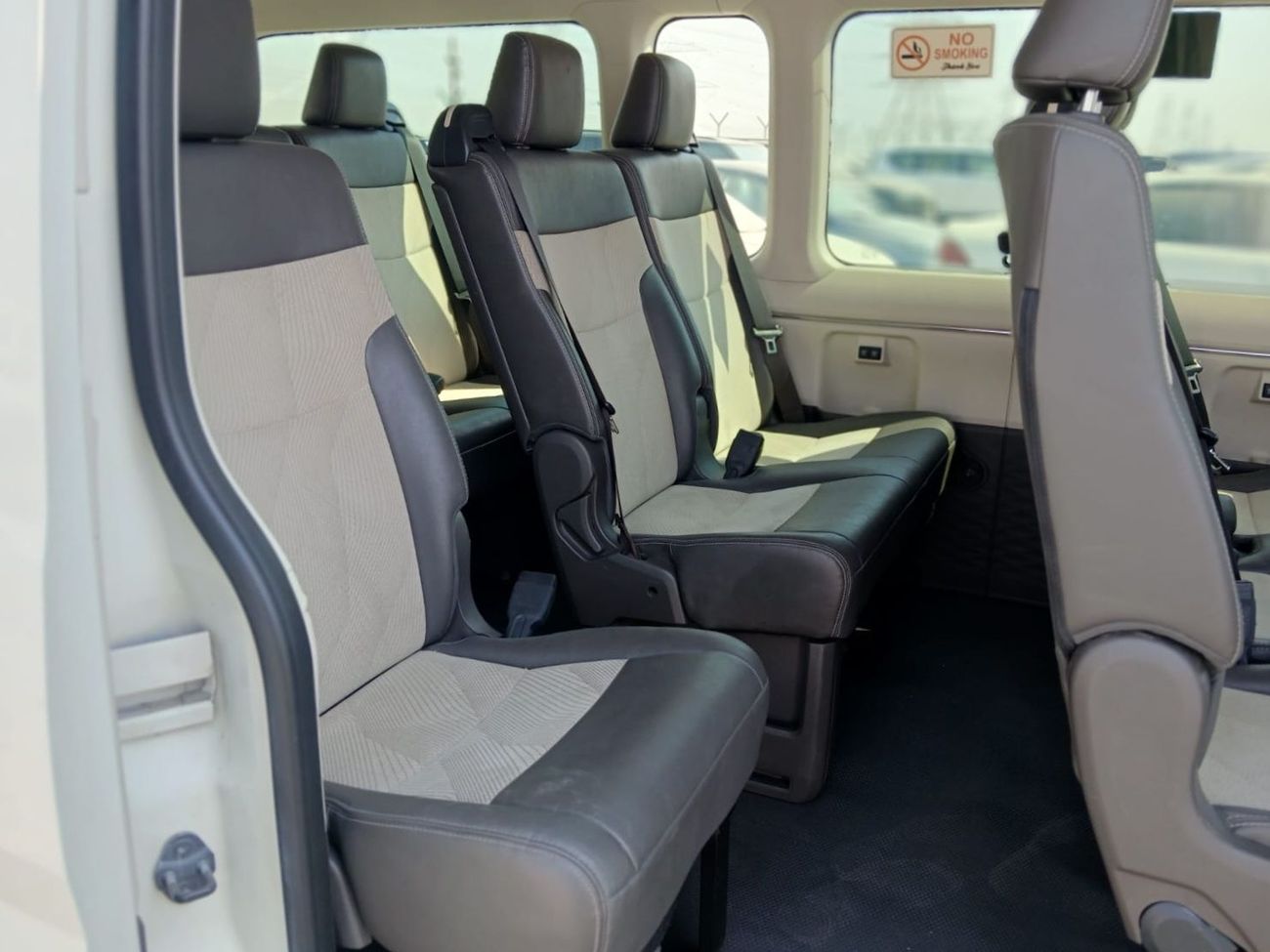 Toyota Hiace GL 2.8L Diesel Manual 9+ Seats 4 Doors