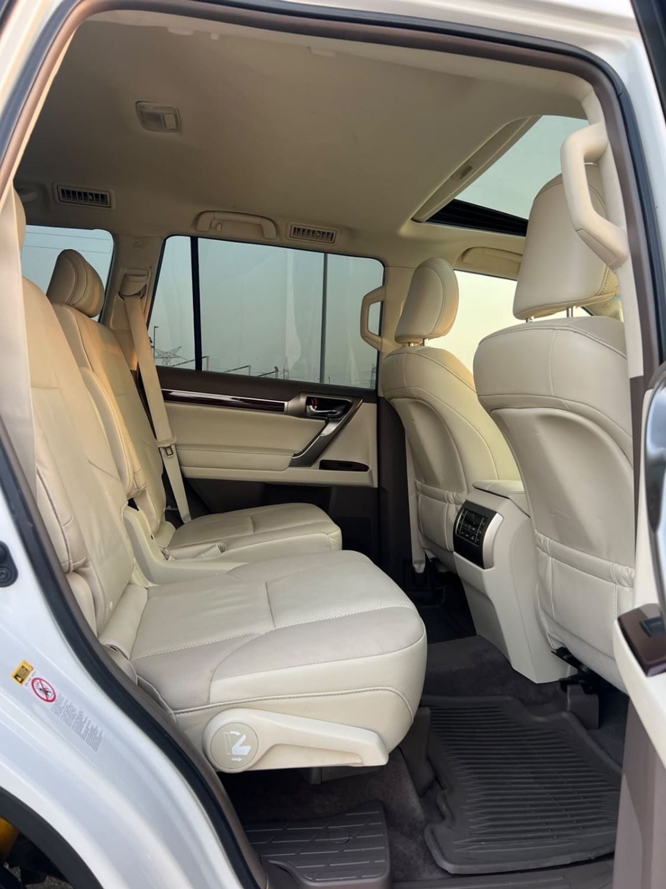 Lexus GX460 2018 Lexus GX460 Full Option 4.6L V8 - Sunroof - Rear Camera & Sensor - Leather Seat - AWD 4x4
