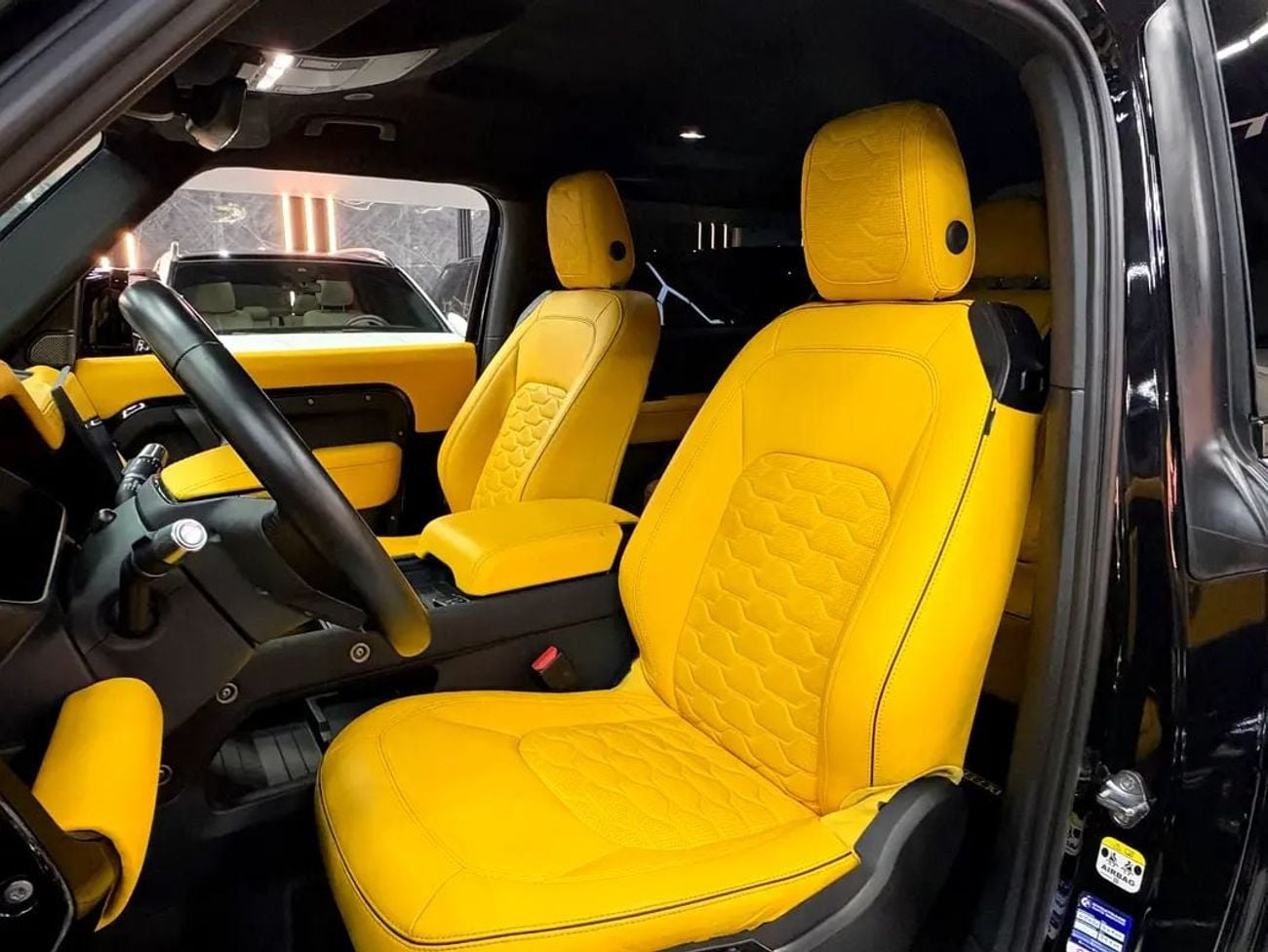 Land Rover Defender 90 X-DYNAMIC SE P300
