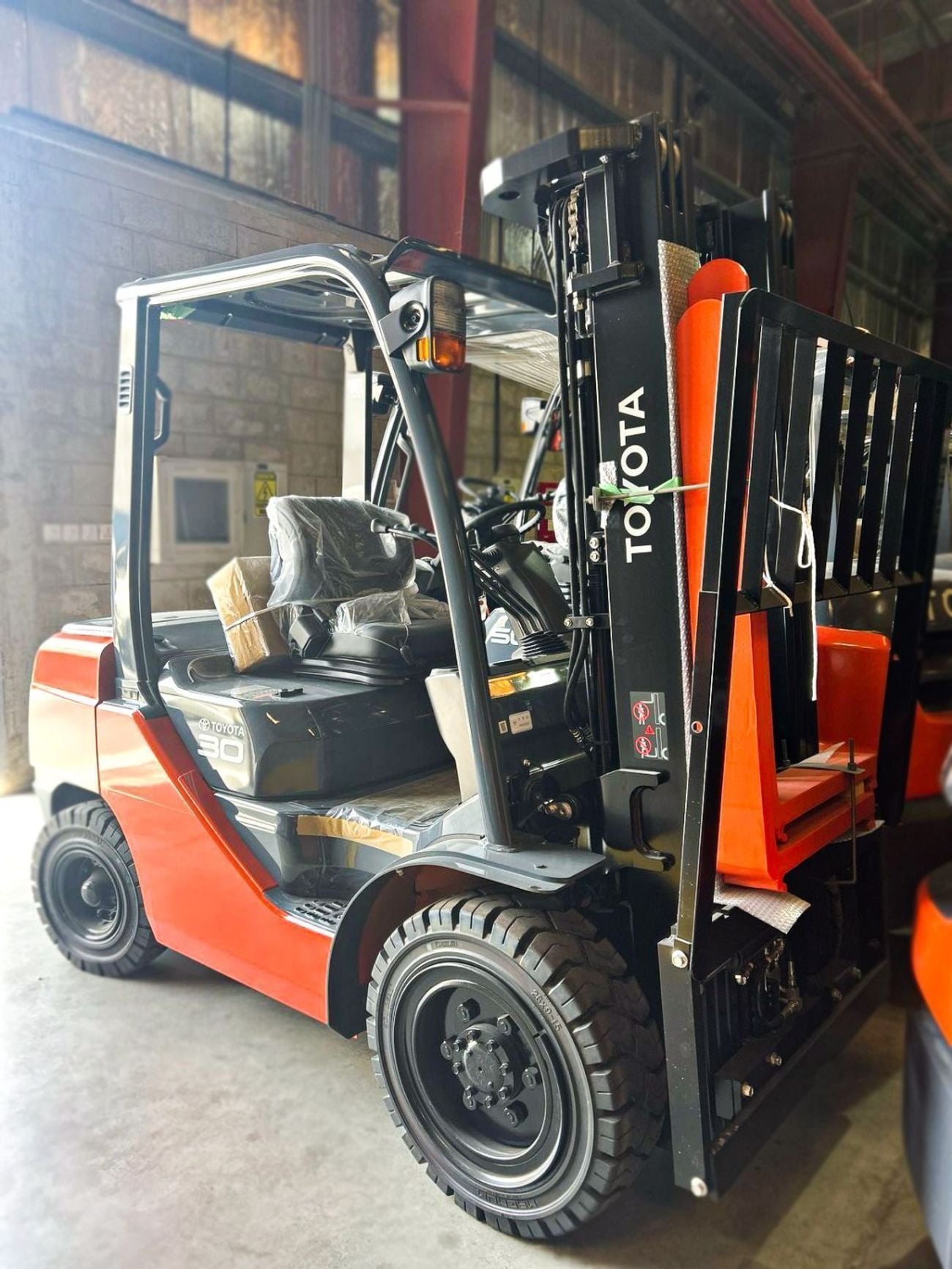 Toyota Fork lift Forklift Toyota 3 Ton 3 Stage Diesel Forklift Truck Model 62-8FD30 MY-2025 (Export only)