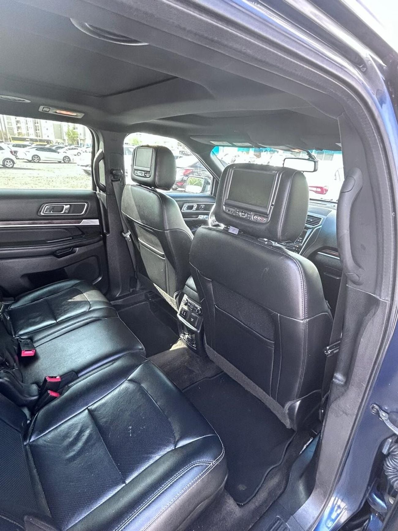 Ford Explorer LTD TOP 3.5L - 6 cyl SUV/CROSSOVER - AWD - 7 Seater - % Doors