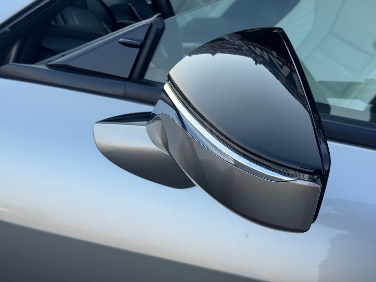 Lexus RC350 F SPORT PLATINUM 3.5L V6 / SUNROOF / RADAR / REAR WHEEL DRIVE / BIG RIMS / COOLING AND HEATING SEATS