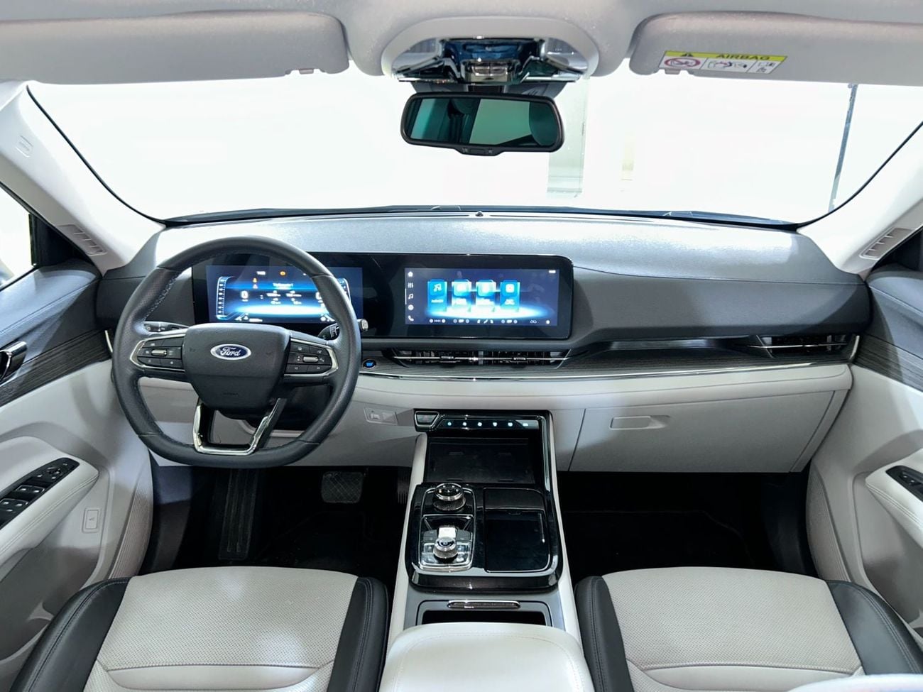 فورد تيريتوري TITANIUM TER4225/ سيارات الطاير / معرض القوز