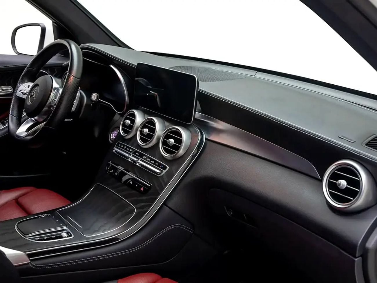 Mercedes Benz GLC 300 GLC | 300 4Matic | GCC Spec | Low Mileage