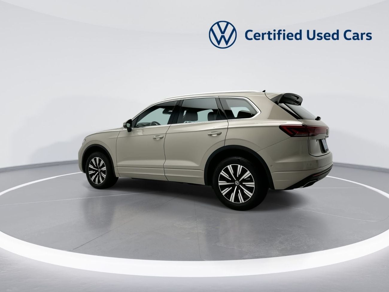 Volkswagen Touareg ELEGANCE Touareg Elegance 3L | Ex-Demo | Tirano19" Package | Luxury 4MOTION SUV | IQ.LIGHT HD Matrix | Varenn