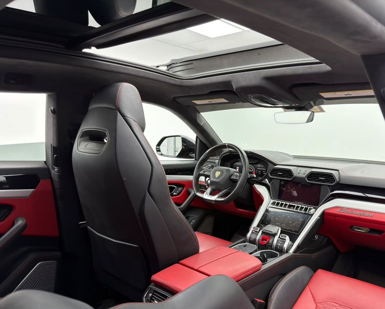 Lamborghini Urus STANDARD