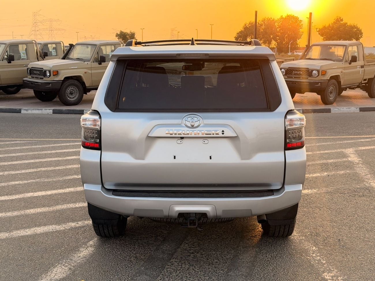 تويوتا فور رنر LIMITED تويوتا فور رنر SR5 بريميوم 2023، كاميرا 360 درجة، 7 مقاعد، كاملة المواصفات، مستوردة من الولايات المت