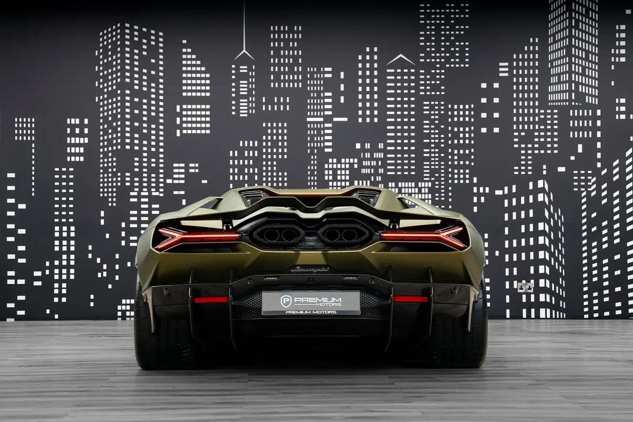 Lamborghini Revuelto