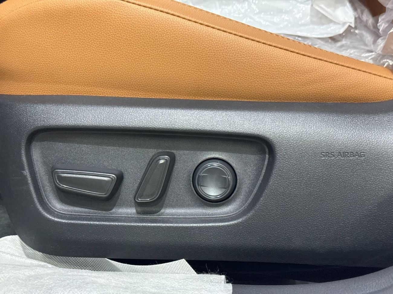 Toyota Camry LUMIERE HEV 2.5L Lumiere HEV , Leather seat, Panoramic Roof Full option 2026 Saudi Specs