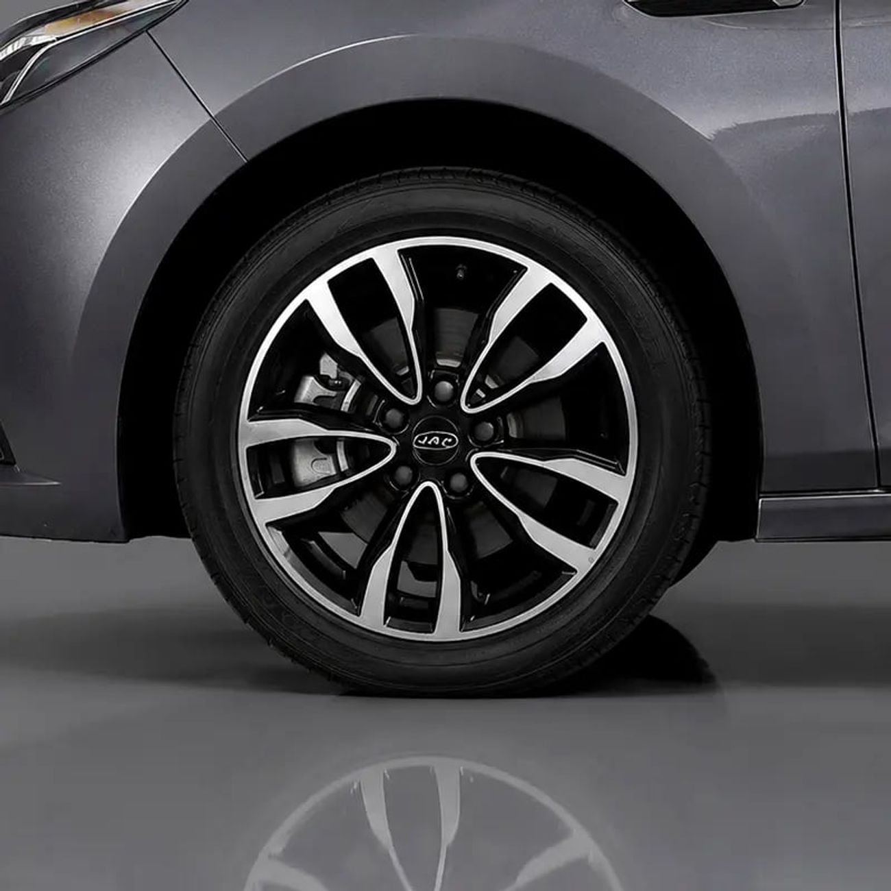 JAC J7 LUXURY 669 P.M • 0% Downpayment • • 1 Year Warranty