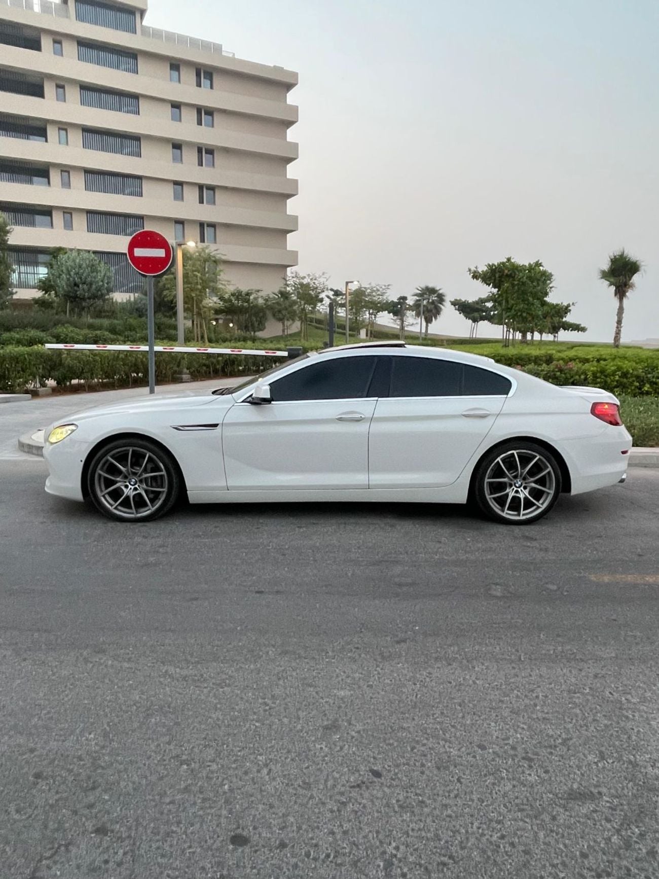 BMW 640i STANDARD