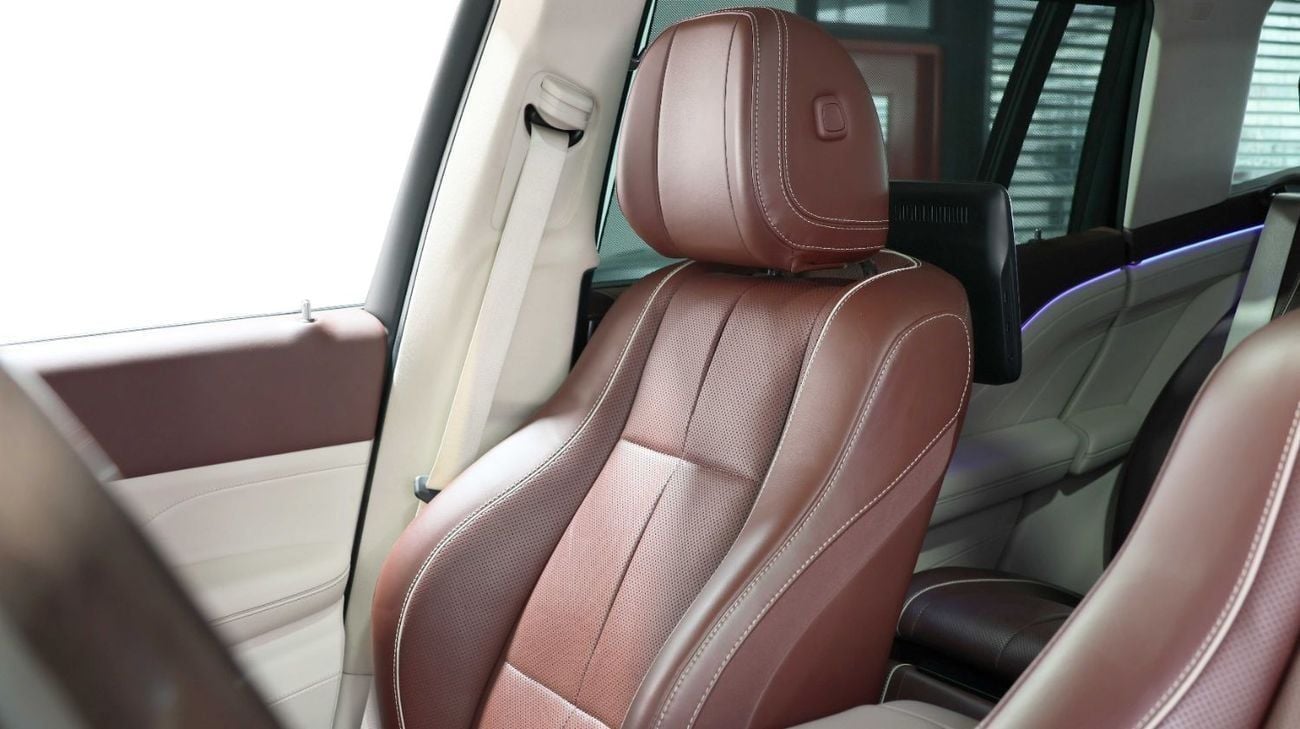 مرسيدس مايباخ gls600 مايباخ Mercedes Benz GLS 600 Maybach-GCC-Full Service History-VIP Seats-High Specs-Luxury SUV