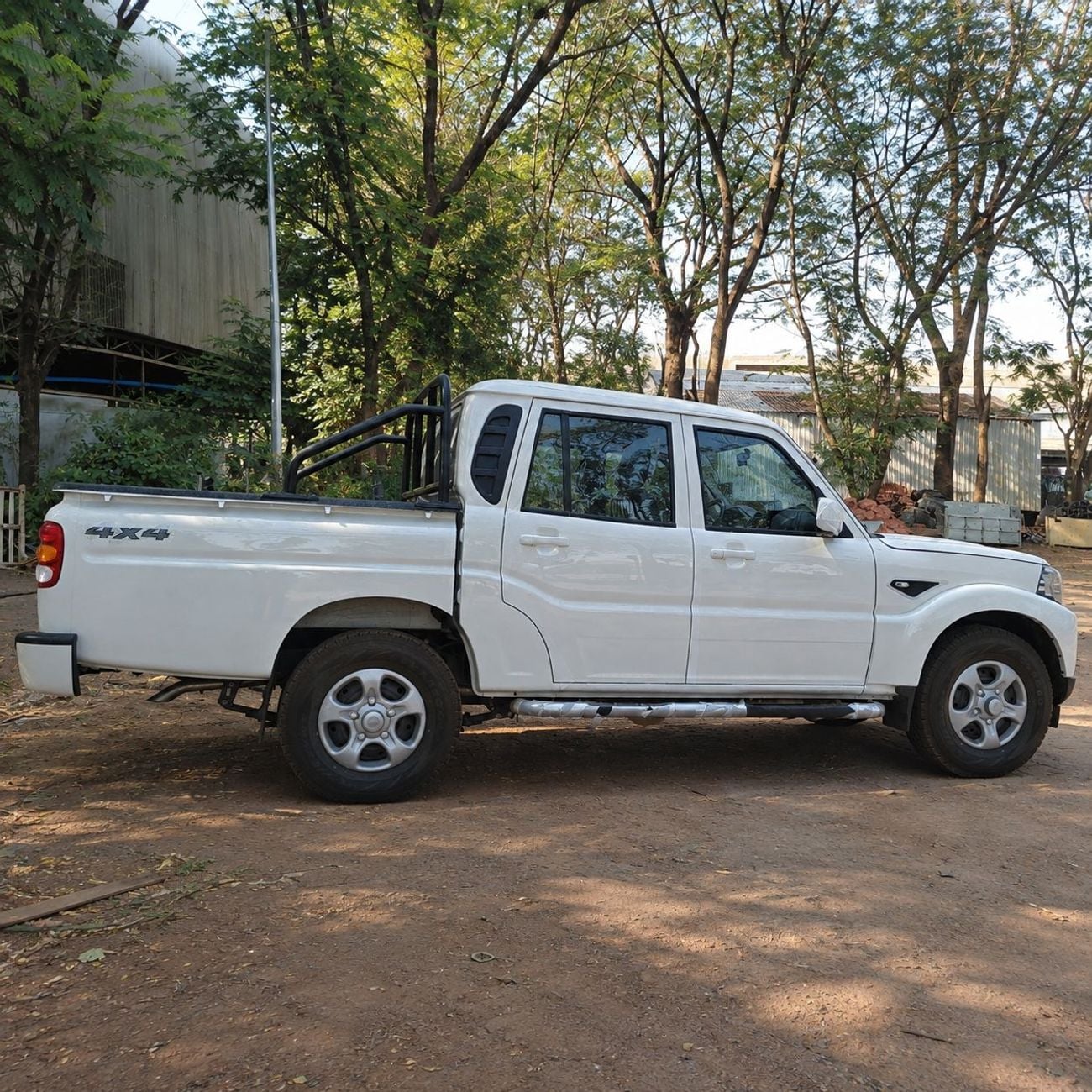 Mahindra Pick Up