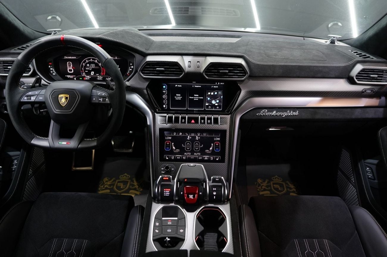 Lamborghini Urus PERFORMANTE 2024 Urus Performante, Full Carbon Pack, Rear Entertainment, Akrapovic Exhaust, Dealer Warr + Serv!!