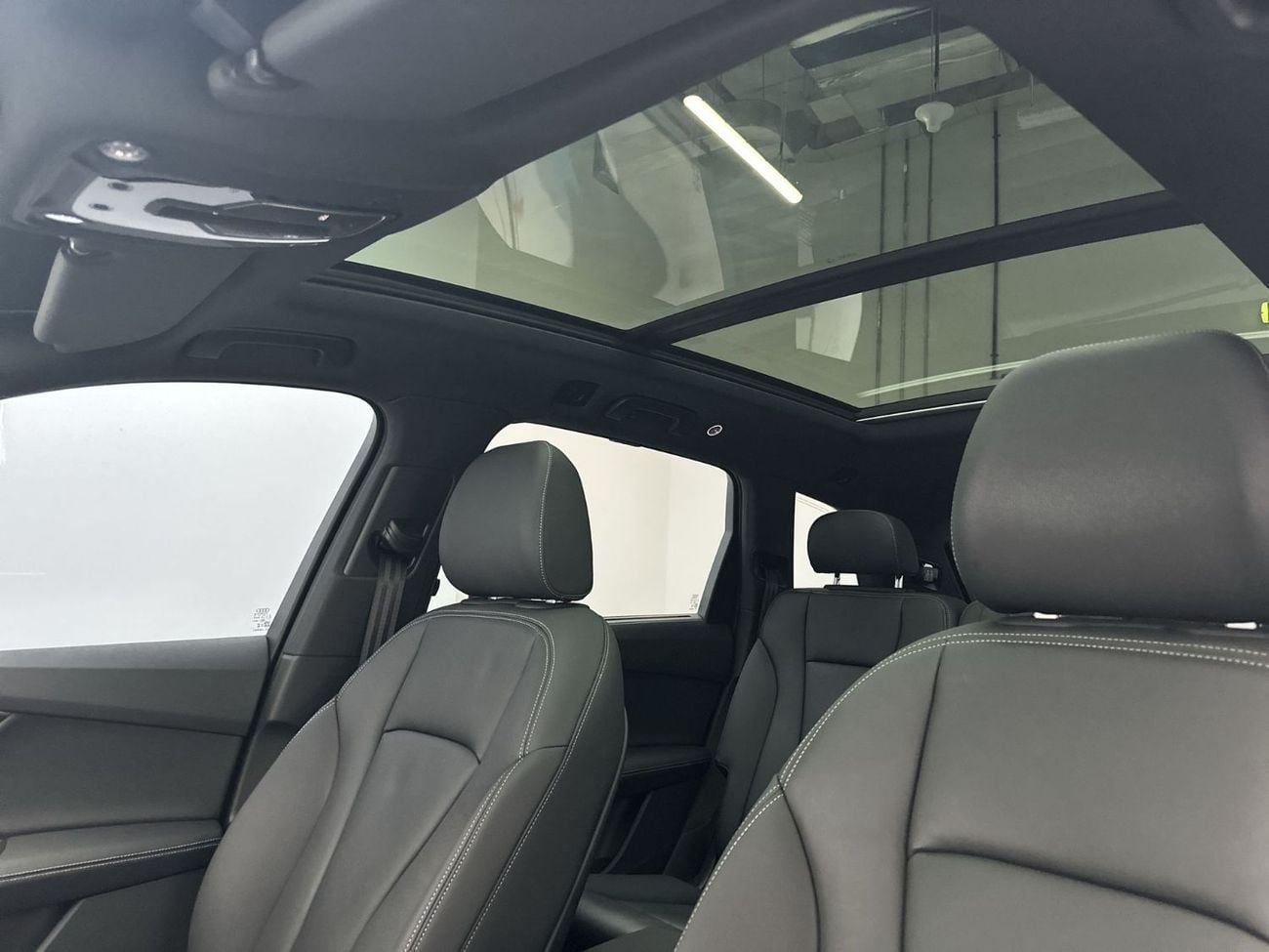 أودي Q7 45 TFSI S-LINE سيارة رياضية متعددة الاستخدامات S line 45 TFSI quattro بقوة 252 حصان الإصدار الأول (رقم المرجع: 1352