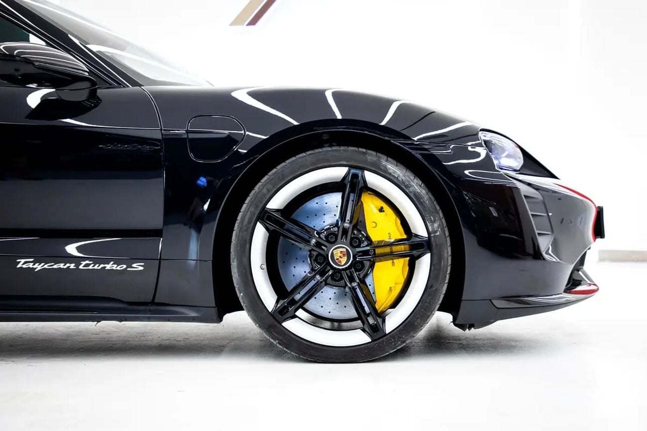 بورش تايكان TURBO S - GCC - FULL CARBON WITH SERVICE HISTORY AND AL NABOODA WARRANTY