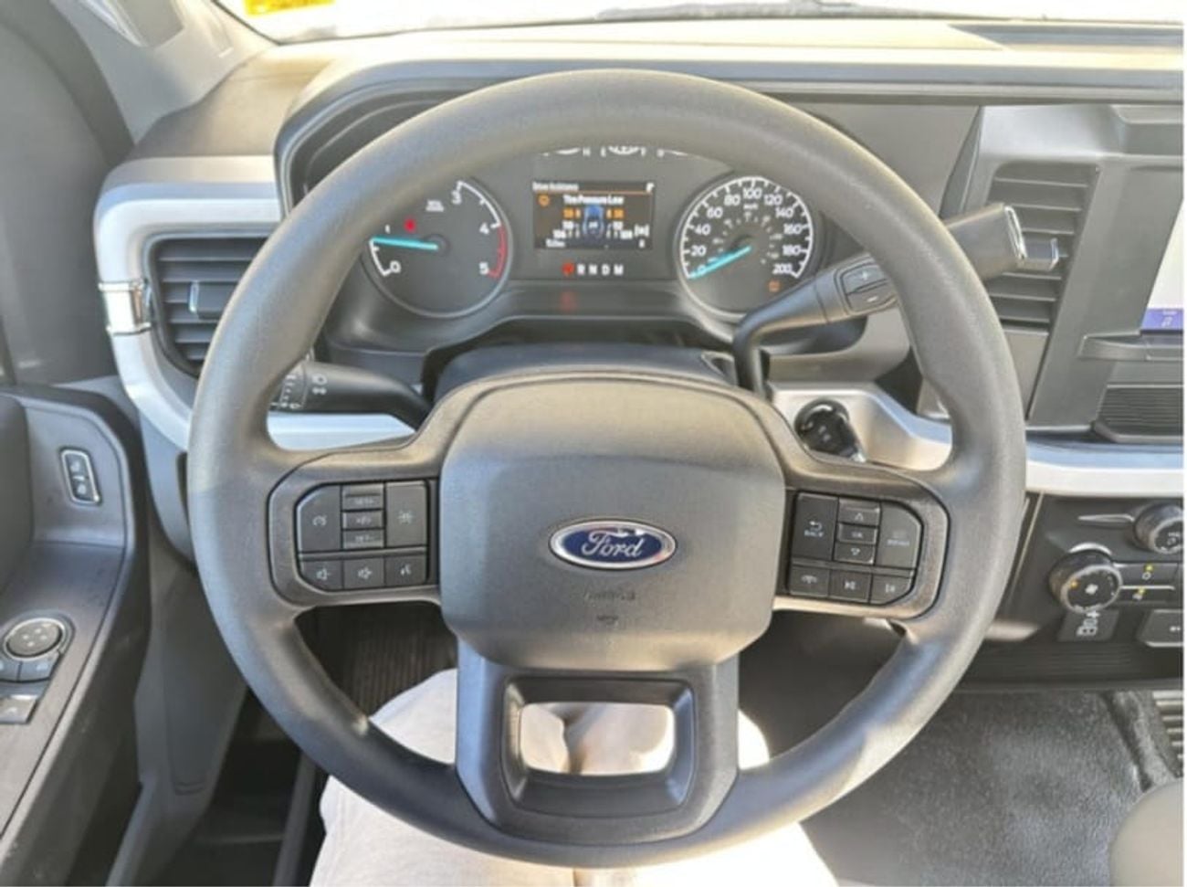 Ford F-550 HEAVY DUTY 6.7L DIESEL DUAL TANK