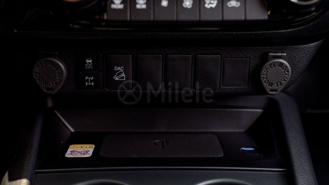 تويوتا هيلوكس GR SPORT TOYOTA HILUX DC