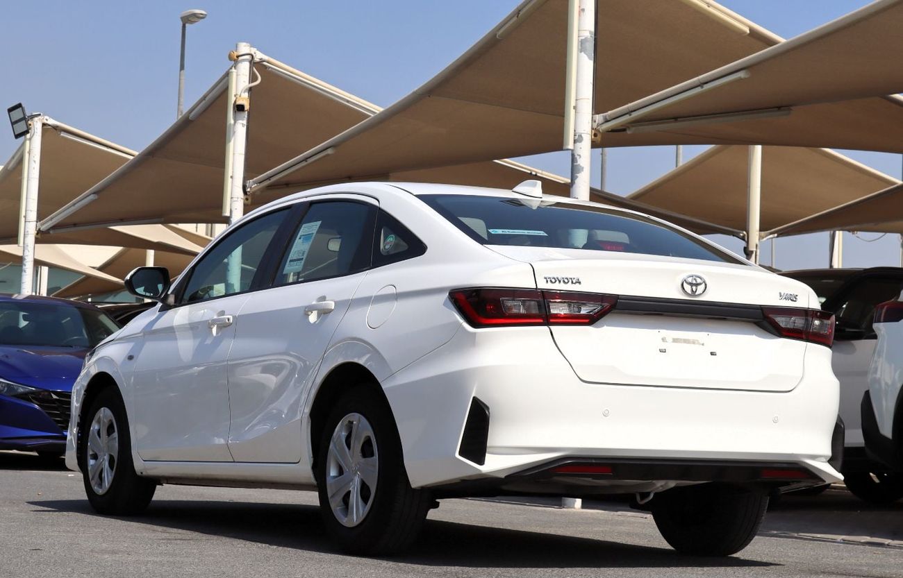 Toyota Yaris E ACCIDENTS FREE - GCC - ORIGINAL PAINT - PERFECT CONDITION INSIDE OUT