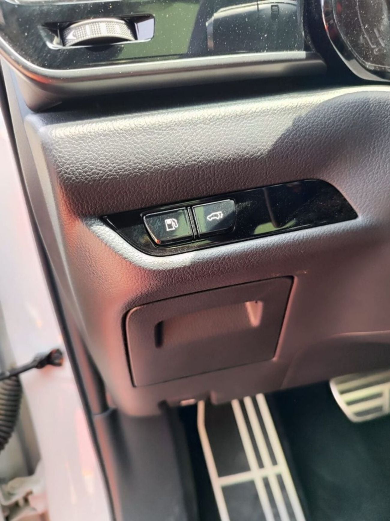 Lexus NX350 F SPORT PETROL – AUTOMATIC – GCC SPECS