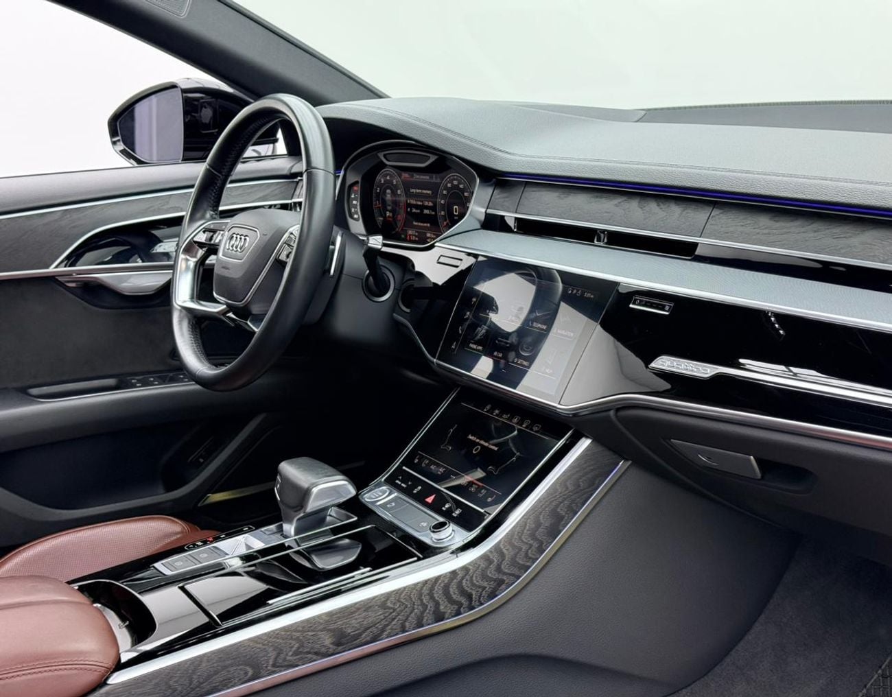 أودي A8 L 60 TFSI أودي A8L 60 TFSI كواترو موديل 2019، ضمان، سجل صيانة كامل لدى أودي، كاملة المواصفات، خليجية