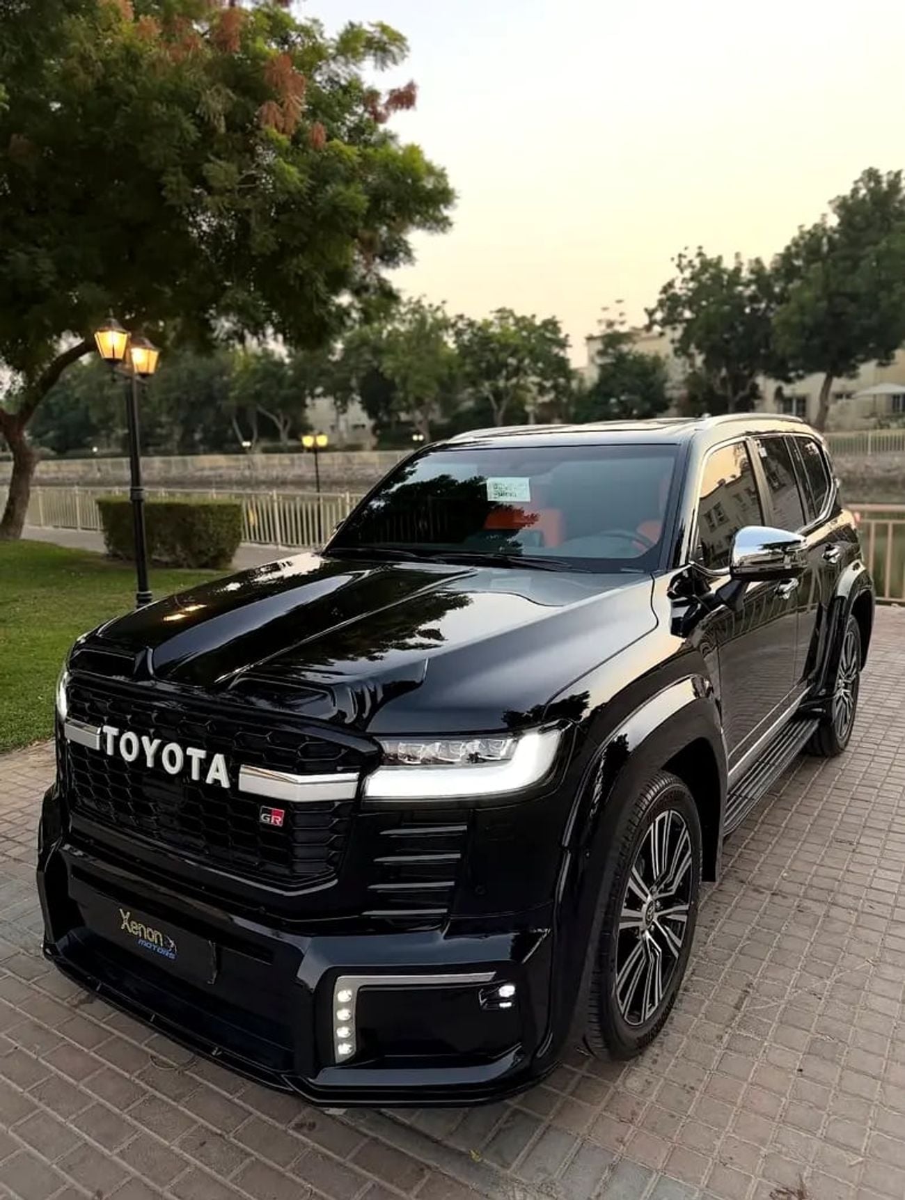 تويوتا لاند كروزر VXR 4.0L - GCC Specs - Brand New!