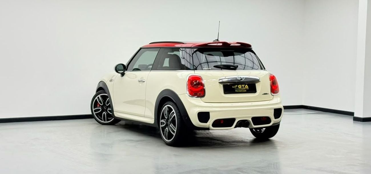 Mini John Cooper Works STANDARD 2018 Mini Cooper John Cooper Works, Service History, Fully Loaded, Excellent Condition, GCC