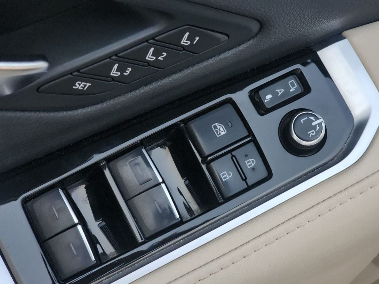 Toyota Land Cruiser VXR