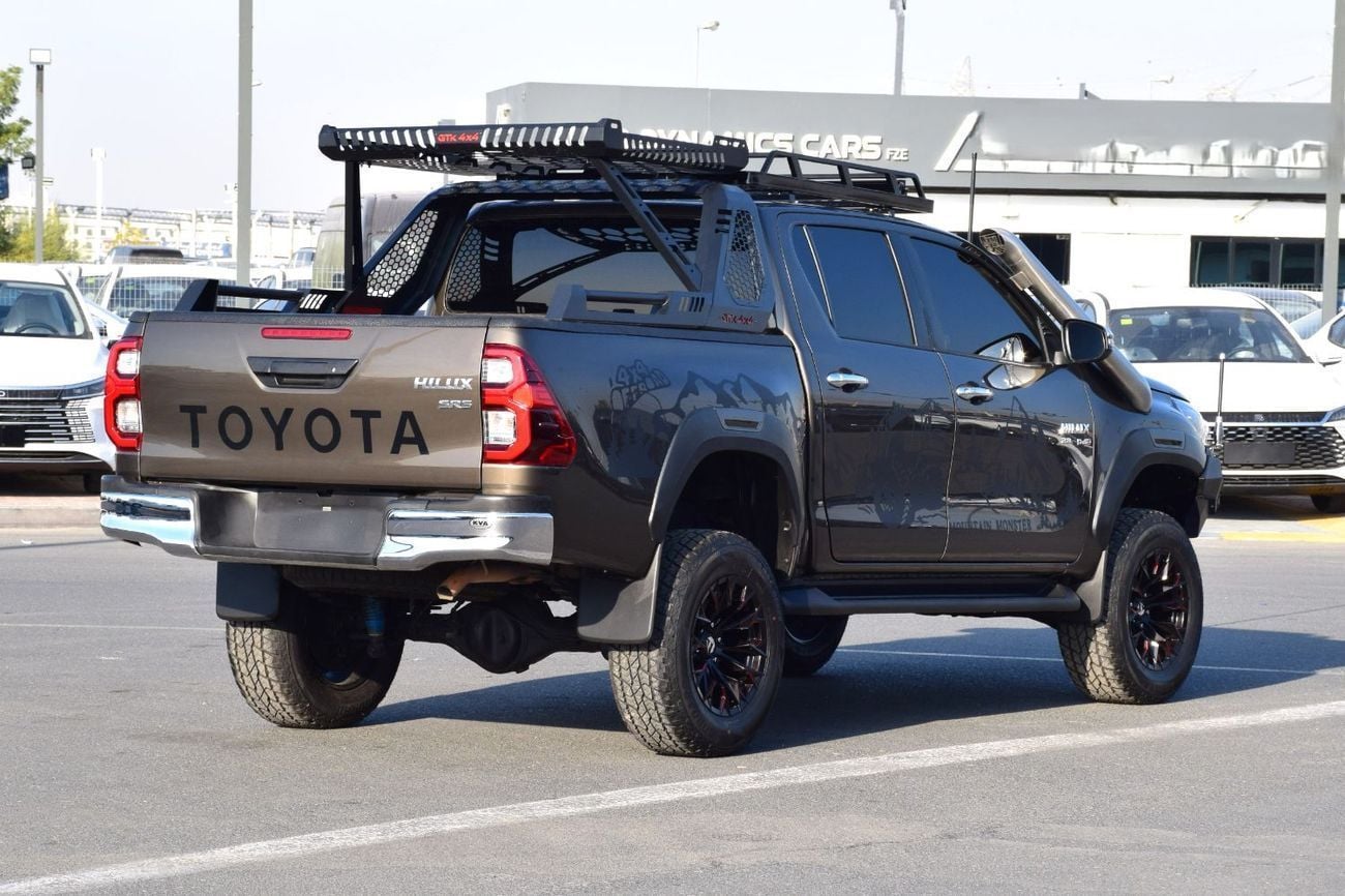 تويوتا هيلوكس 4X4 (2.8L) DIESEL RIGHT HAND