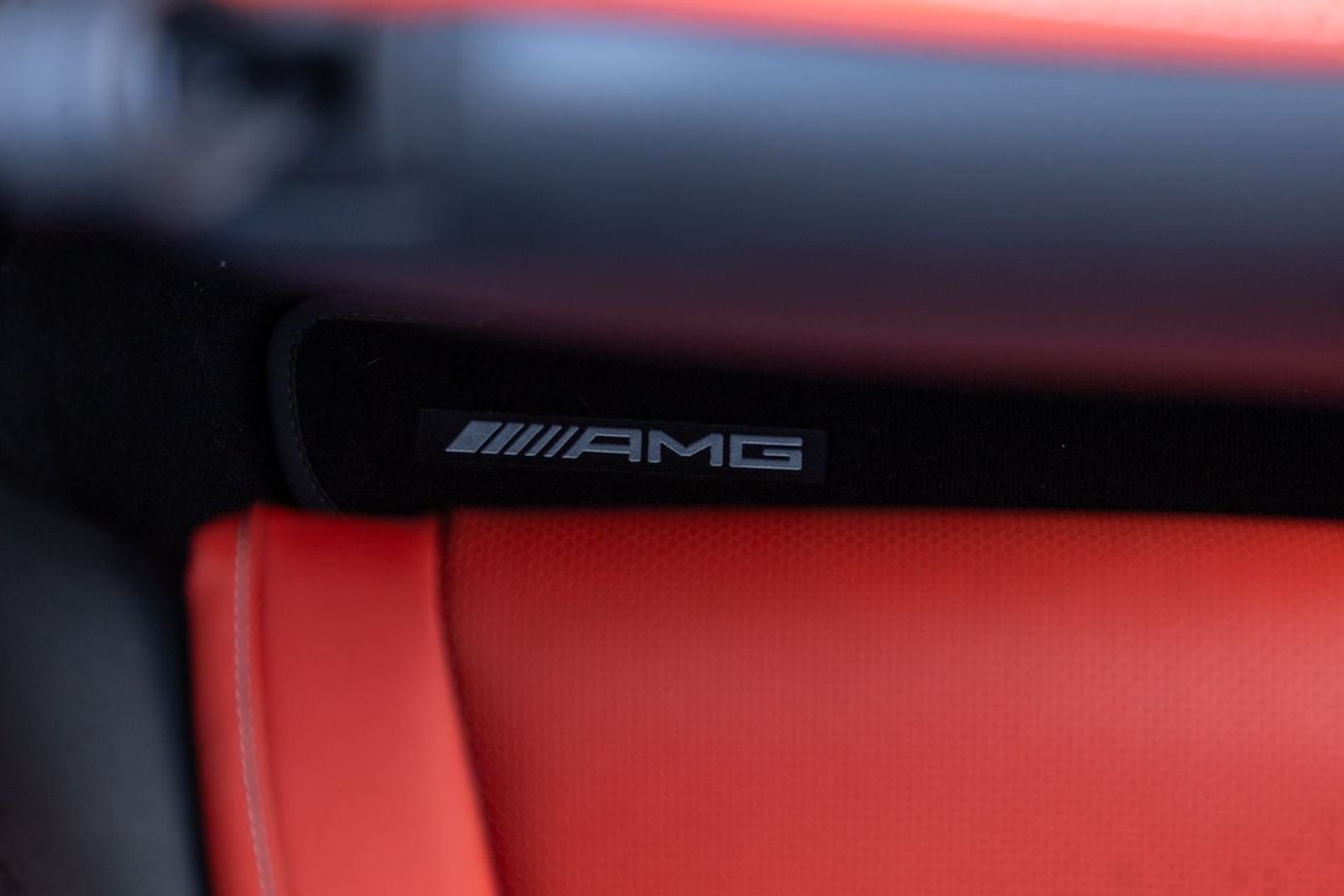 مرسيدس بنز SL 55 AMG 4ماتيك+ مرسيدس بنز SL55 AMG ثنائية التوربو 4Matic+ موديل 2022 بقوانين دول مجلس التعاون الخليجي | الضمان