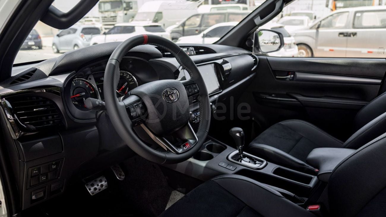 Toyota Hilux GR SPORT