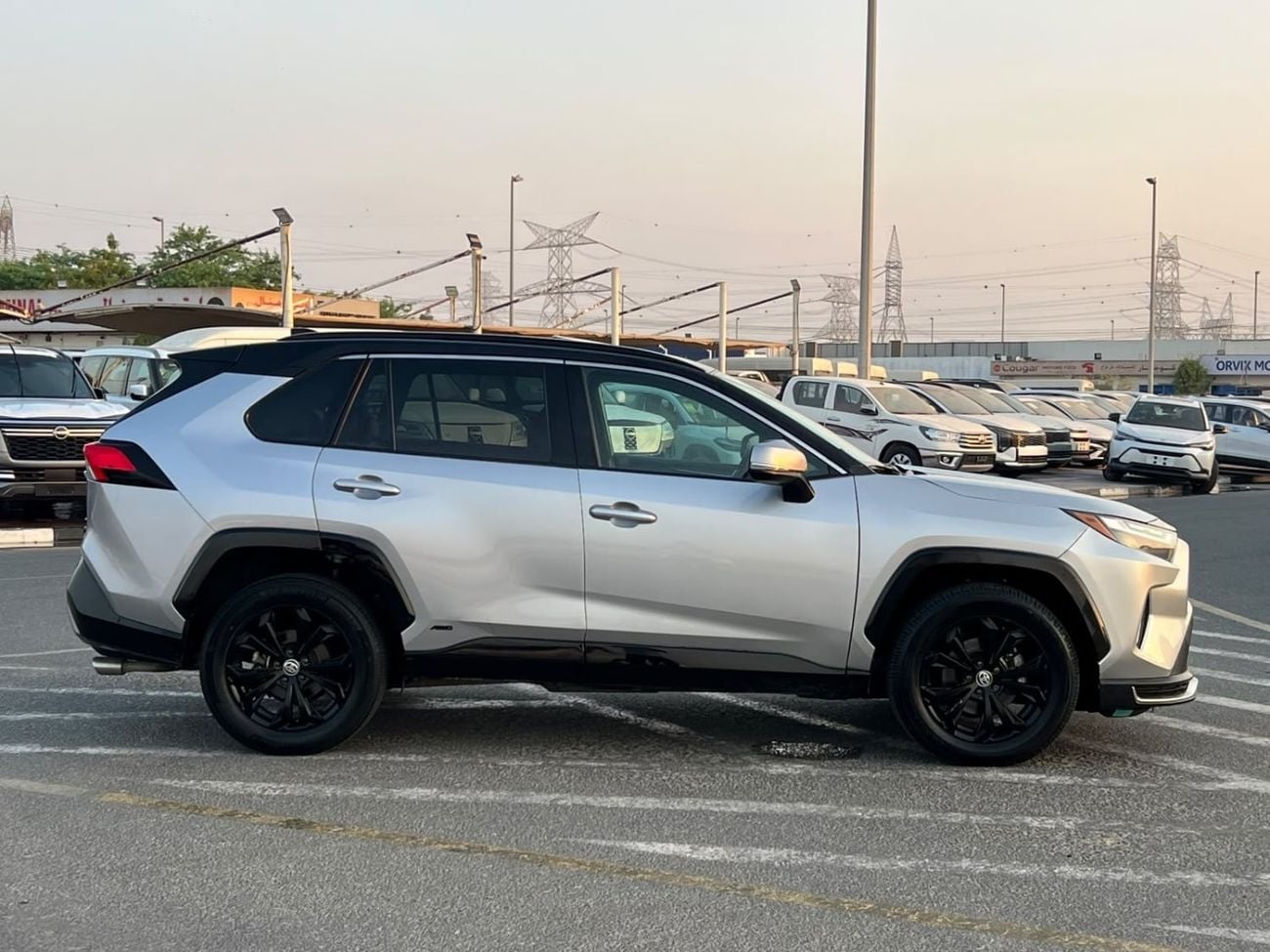 Toyota RAV4 2023 Toyota Rav4 Hybrid XSE Full Option 2.5L V4 - Sunrof - Leather Seat - AWD 4x4 - Rear Camera & Se