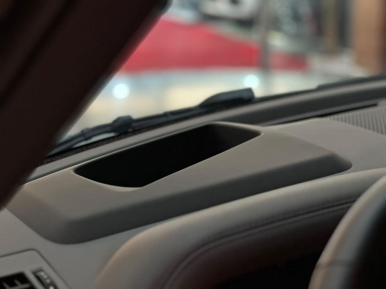 لاند روفر ديفندر P400 SE X Dynamics