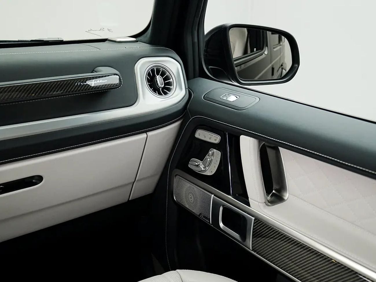 Mercedes Benz G63 AMG STANDARD G 63 AMG | A22 | CARBON PACKAGE | FULL OPTION