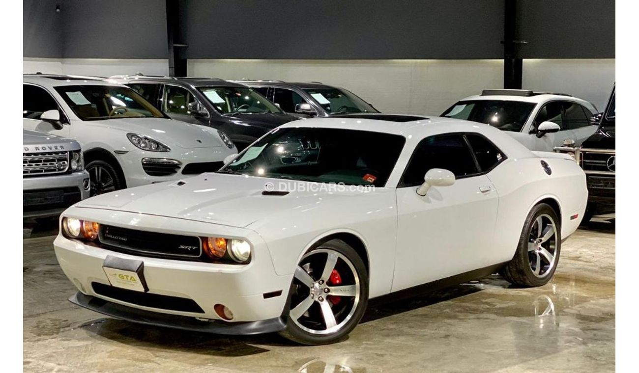 Dodge Challenger 2014 Challenger 6.4 SRT 8 with 1 Year Warranty