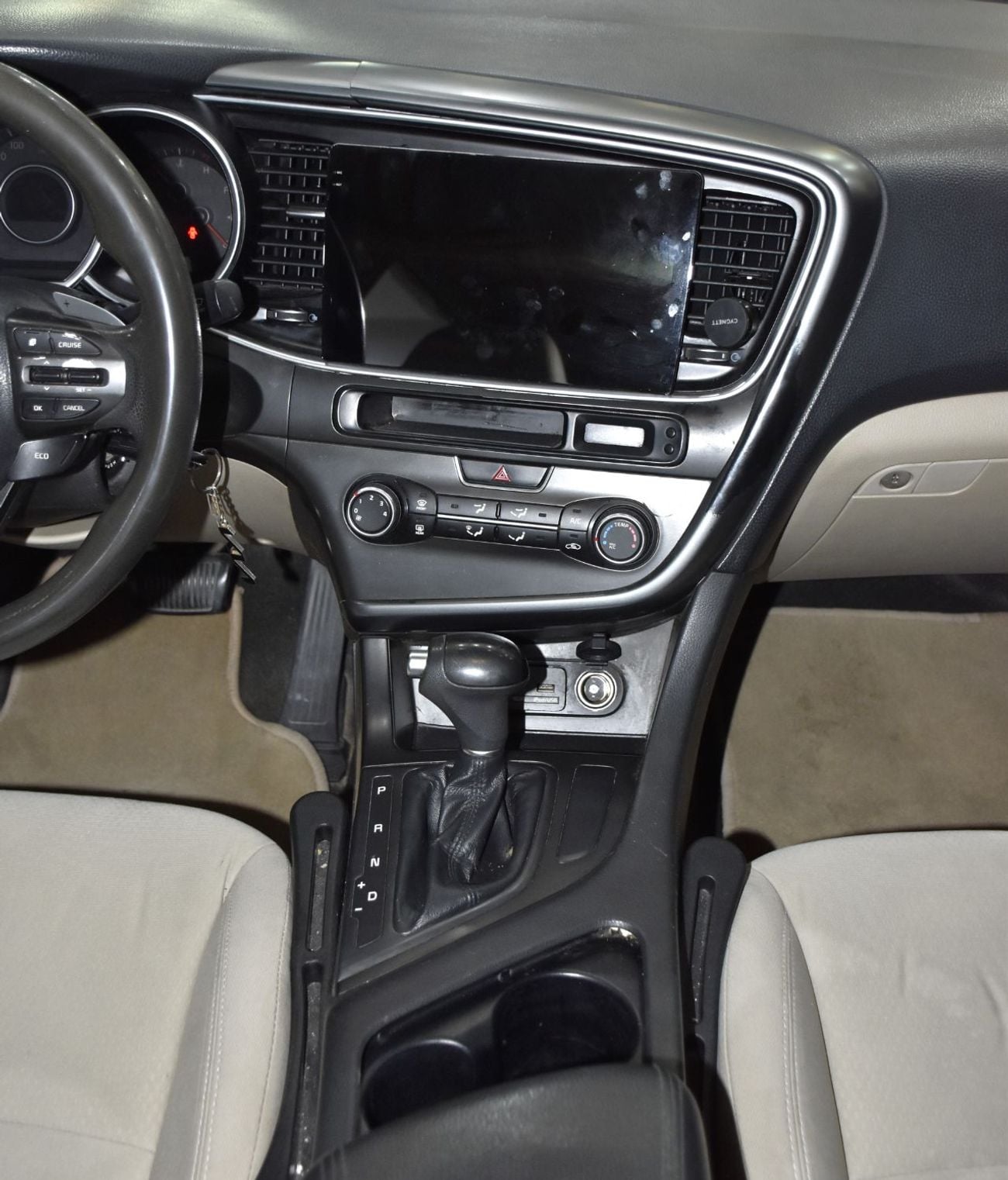 Kia Optima EXCELLENT DEAL for our KIA Optima ( 2014 Model ) in White Color GCC Specs