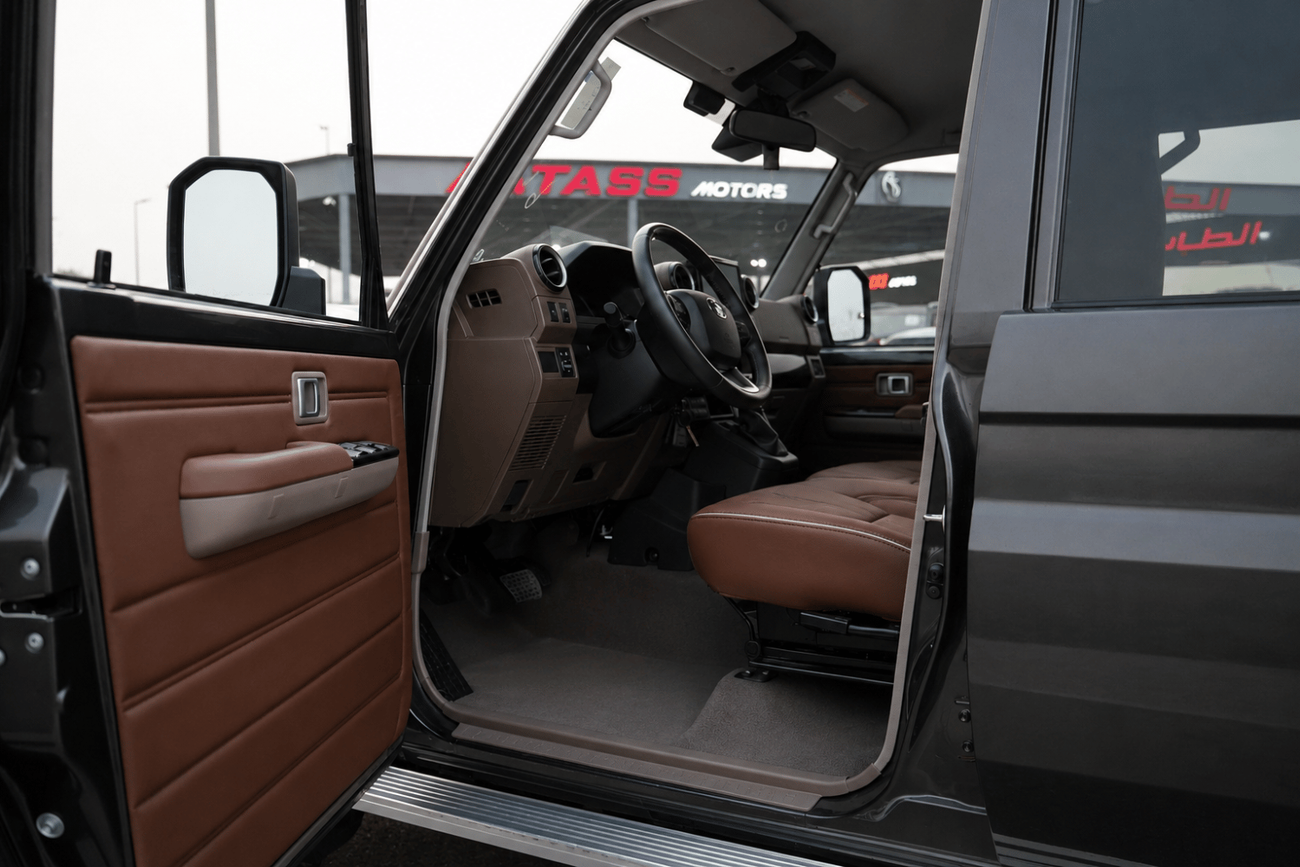 تويوتا لاند كروزر بيك آب 2026 Toyota Land Cruiser 79 Series LX V6 2026 Toyota Land Cruiser 79 Series LX V6 تويوتا لاند كروزر 79 سيريز LX V6 موديل 2026
