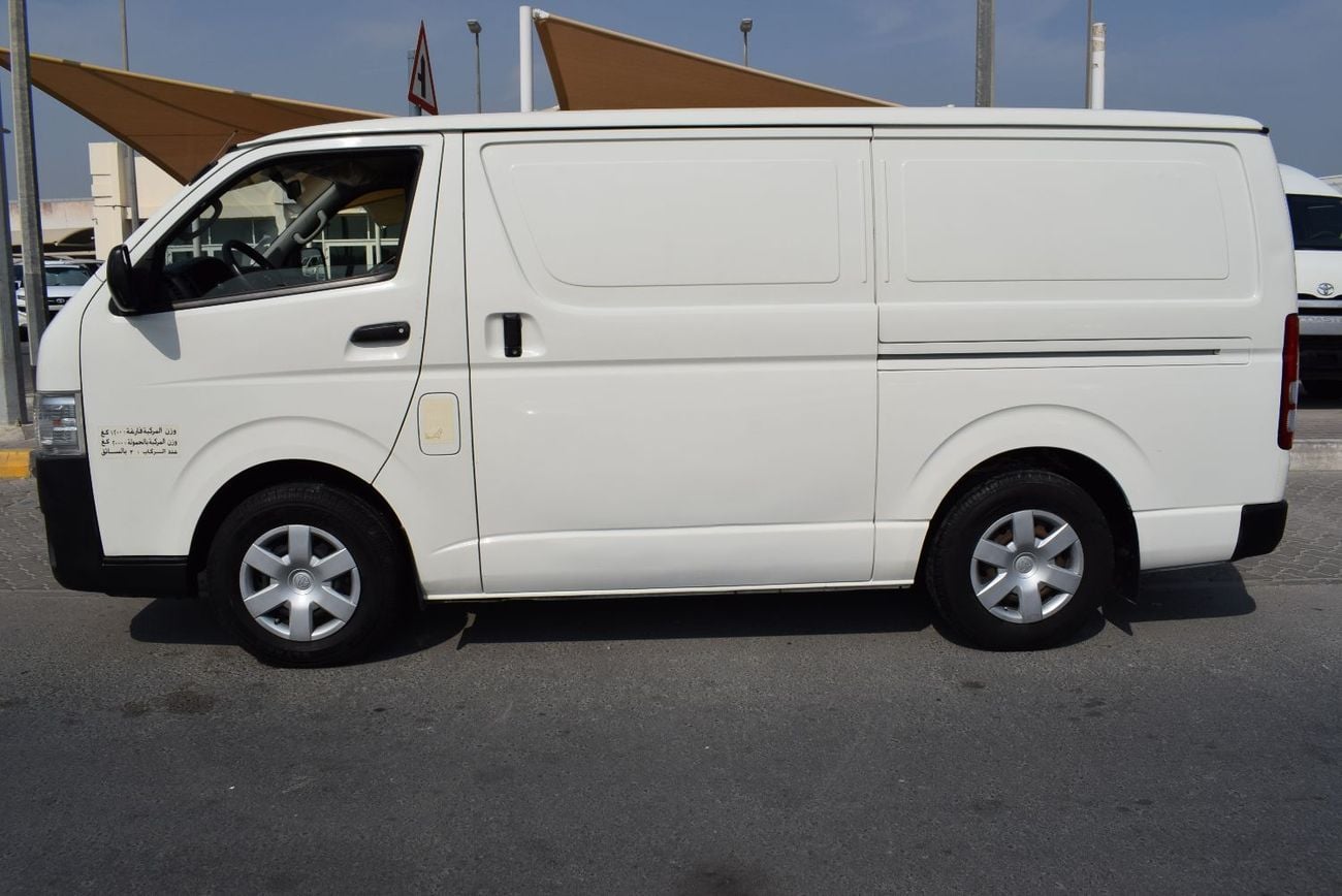 Toyota Hiace GL Toyota Hiace Std Roof Van 2.7L, Model: 2021. Only done 37000 Km