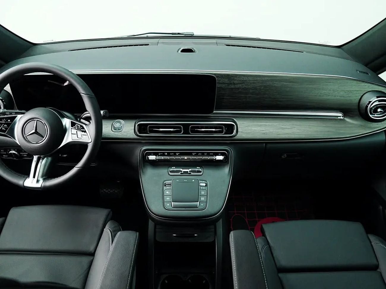 Mercedes Benz V300 AVANTGARDE Dealer WARRANTY | GCC specs | V300 AVANGARDE