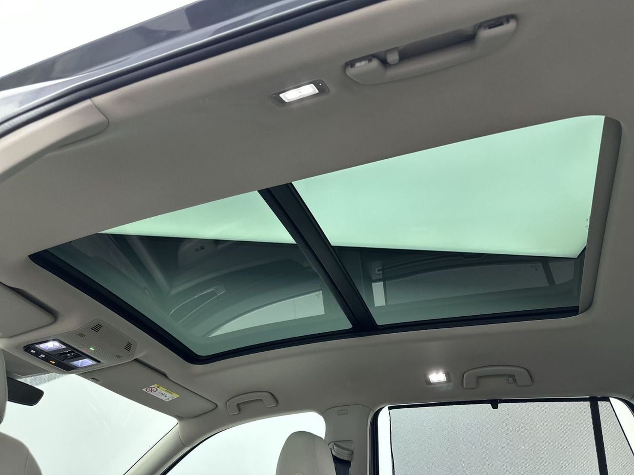 Volkswagen Teramont COMFORTLINE Teramont Comfortline Premium Leather 7-Seater SUV | Panoramic Sunroof | Desert Comfort Ready