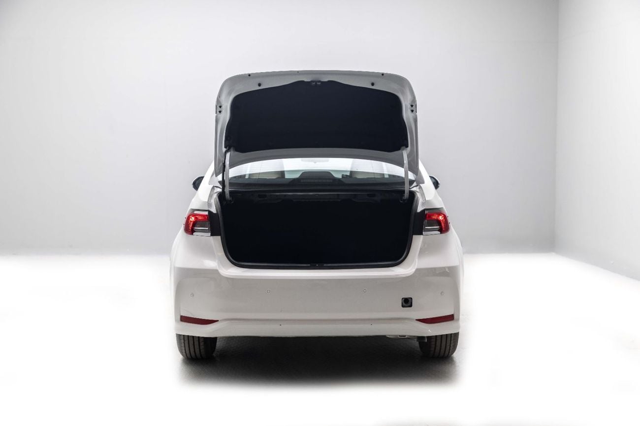 Toyota Corolla XLI E 1.6L - Super White Inside Formage | Export Only