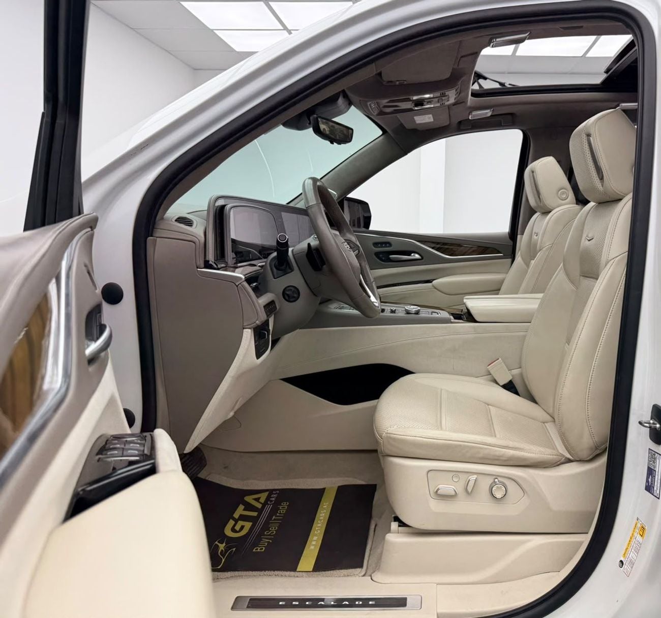Cadillac Escalade SPORT PLATINUM 2022 Cadillac Escalade Sport Platinum, Agency Warranty+Full Service History, GCC Specs.