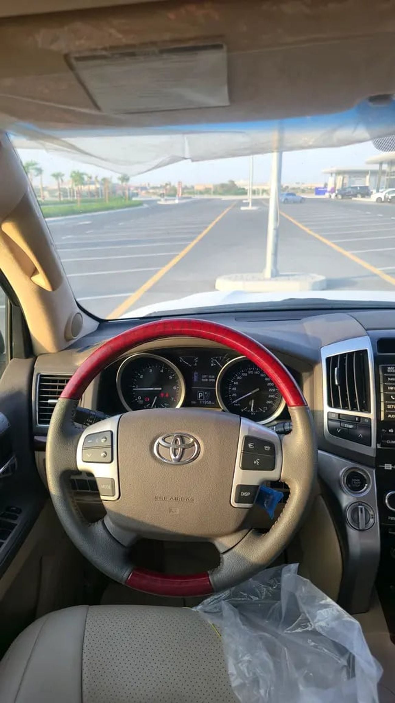 Toyota Land Cruiser VXR V8 5.7L GCC Specs