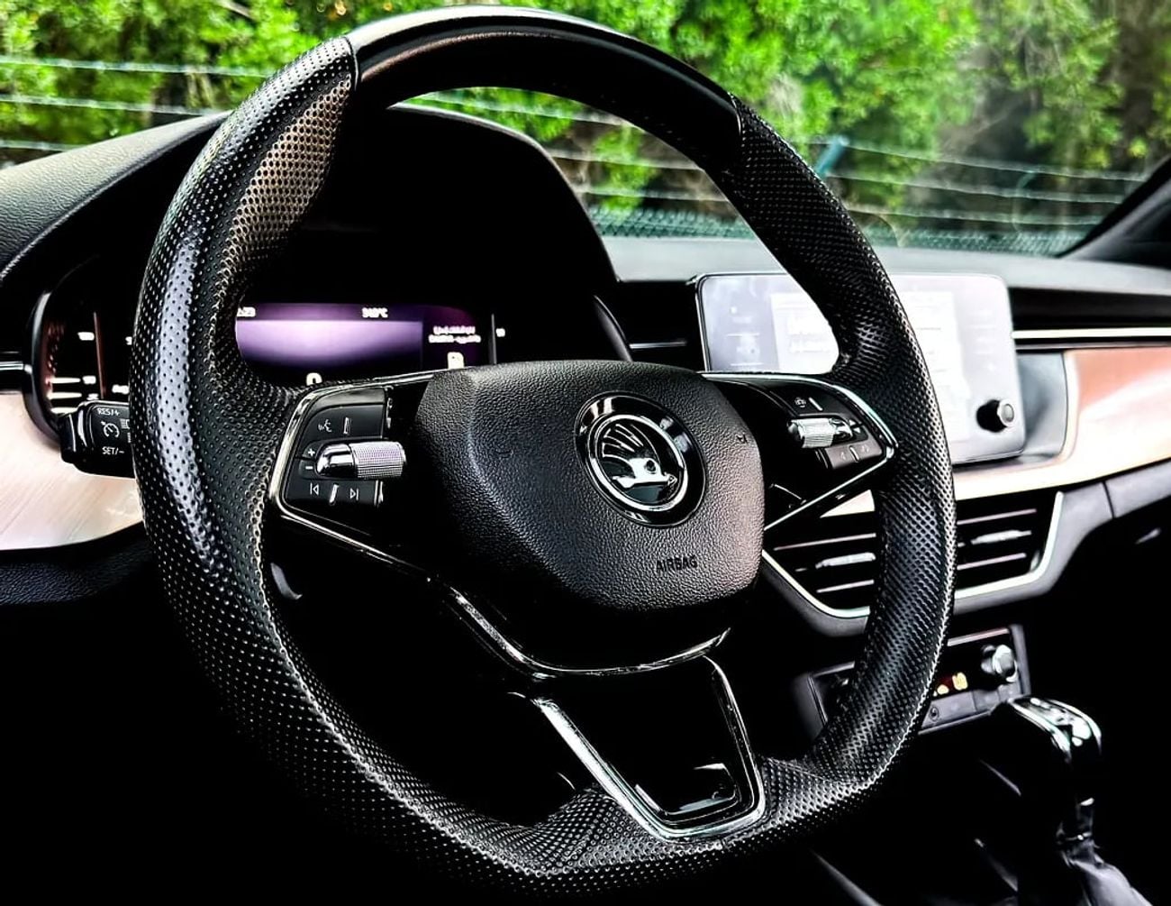 سكودا كاميك ستايل ليذر 1.6 L | | GCC | Accident-Free | In Excellent Condition | 806 P.M